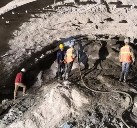 襄州拱顶带模注浆料的施工流程及注意事项